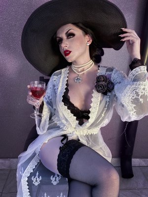 Ezy Summers Photo #160