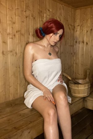 Ezy Summers Photo #204