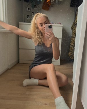 Mimichaela Lintrup Photo #73