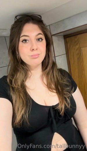 Tallbunnyy Photo #74