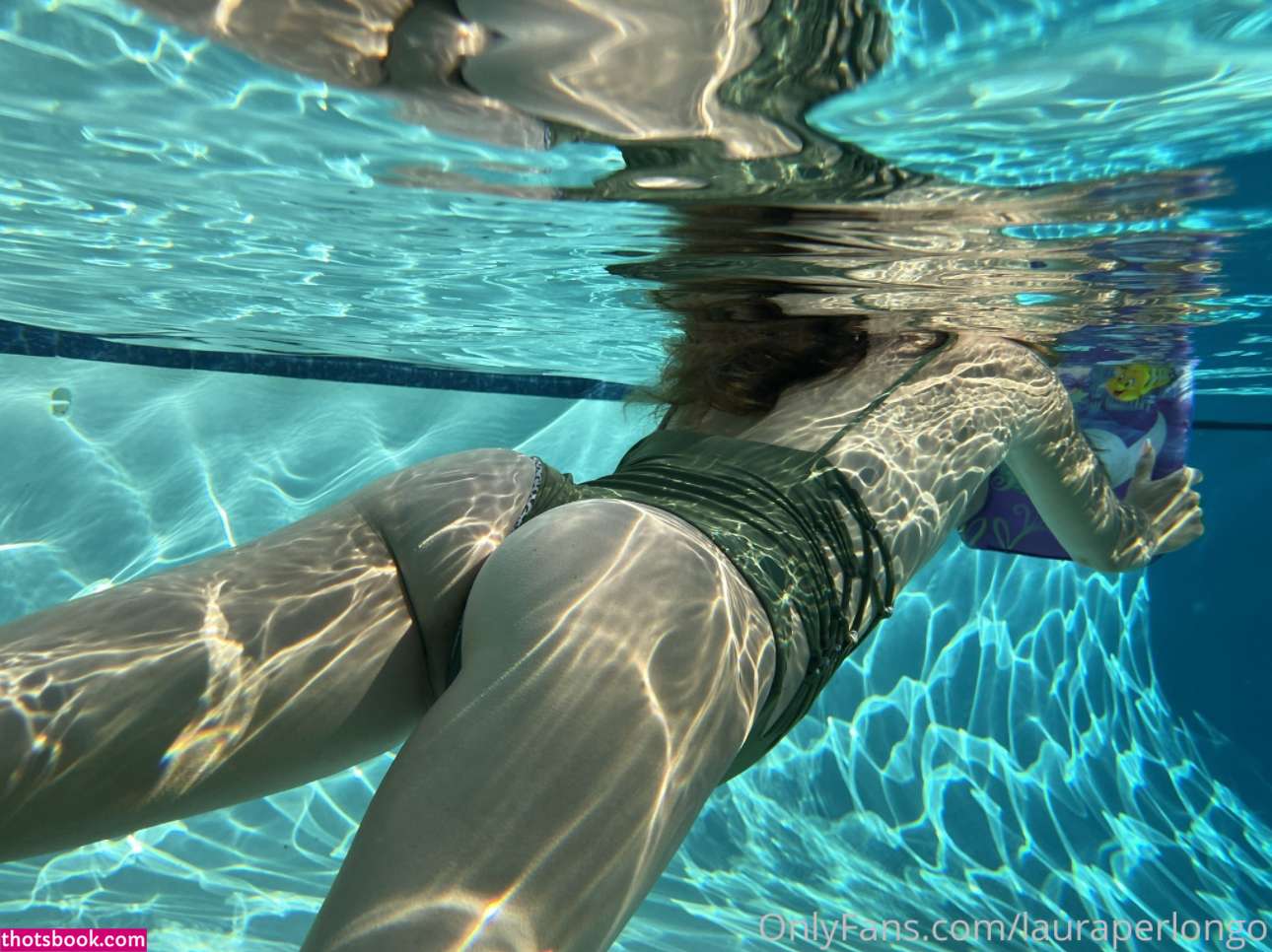 Laura Perlongo Photo #18