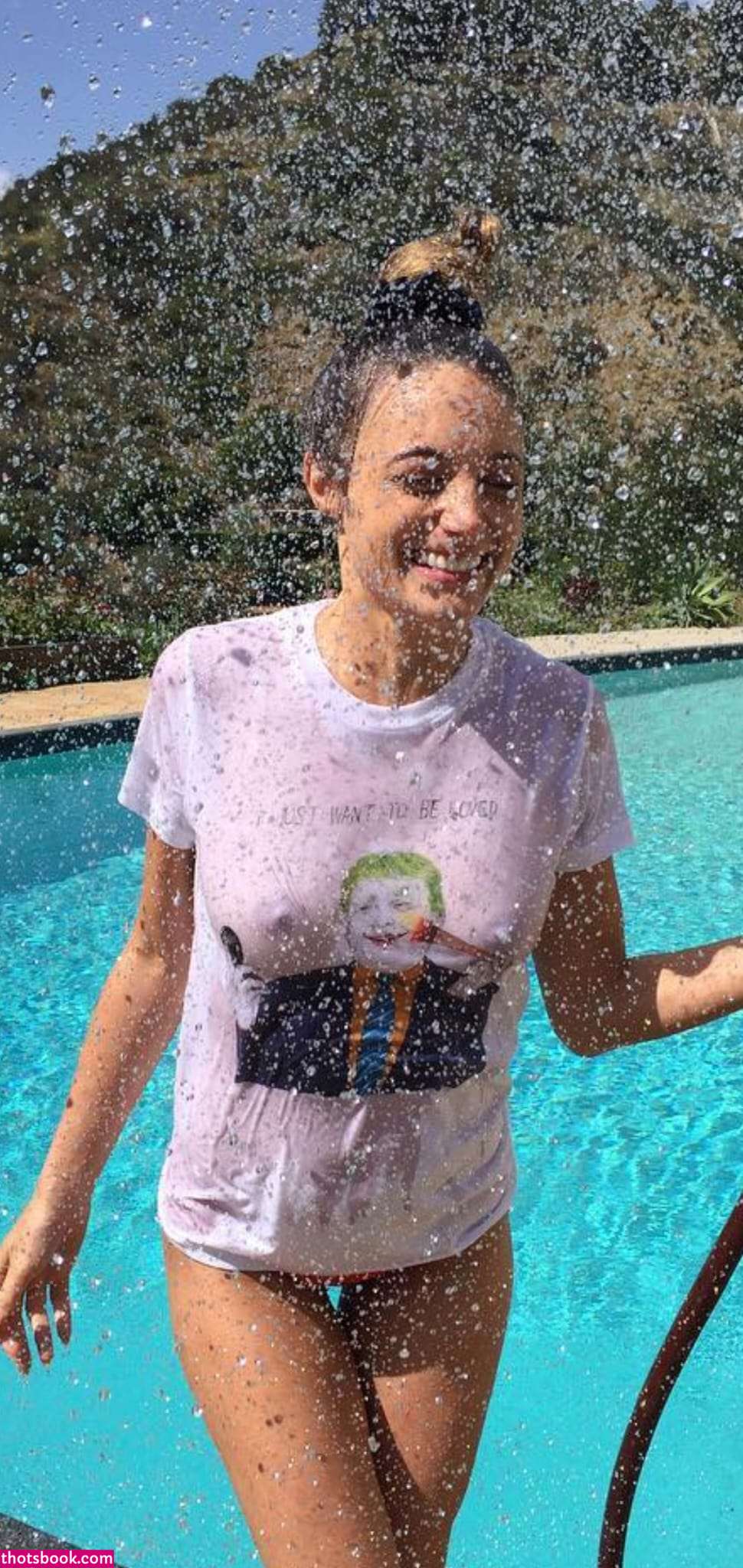 Laura Perlongo Photo #51