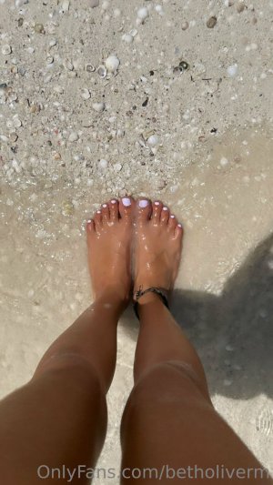 Beth Oliver Photo #26