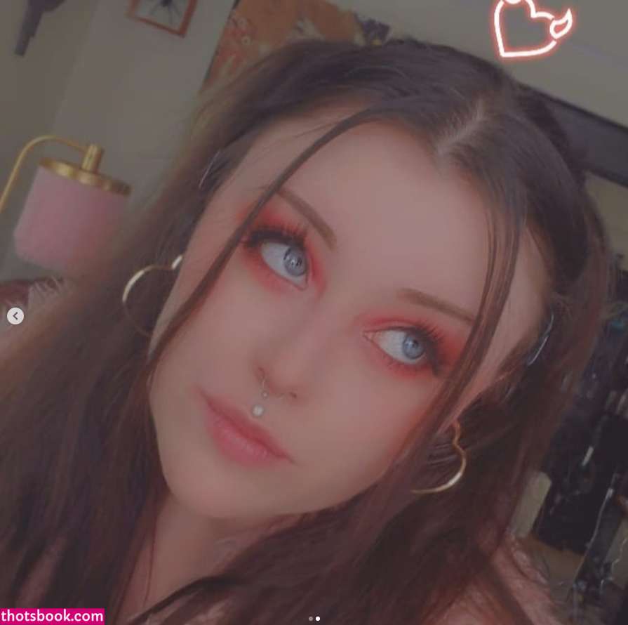 Bogwitchbae Photo #9