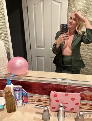 Katy Shelor Photo #19