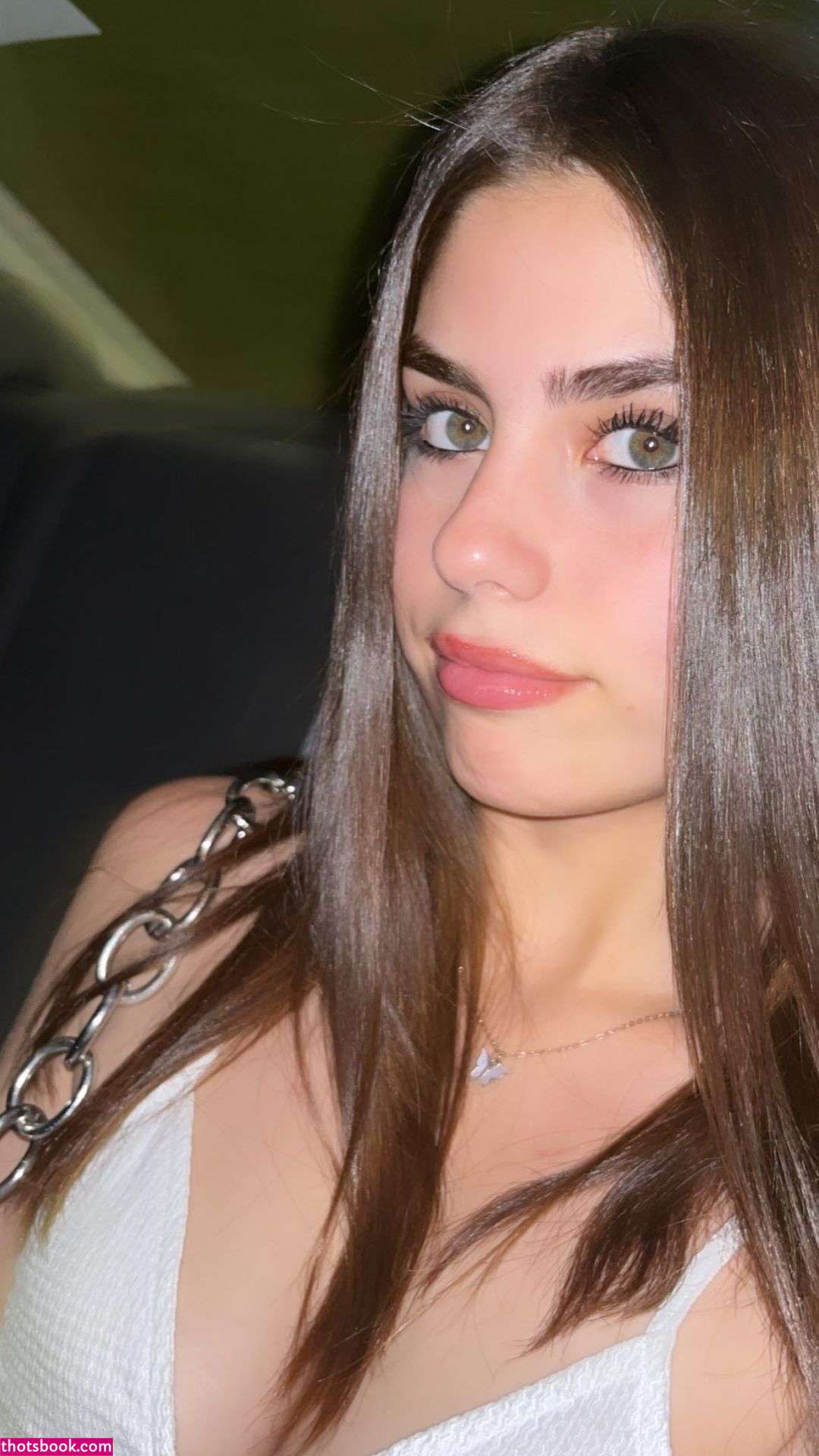 Melissa Leal Photo #12