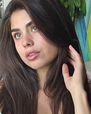 Melissa Leal Photo #23