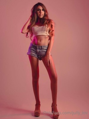 Jully Lov Photo #70