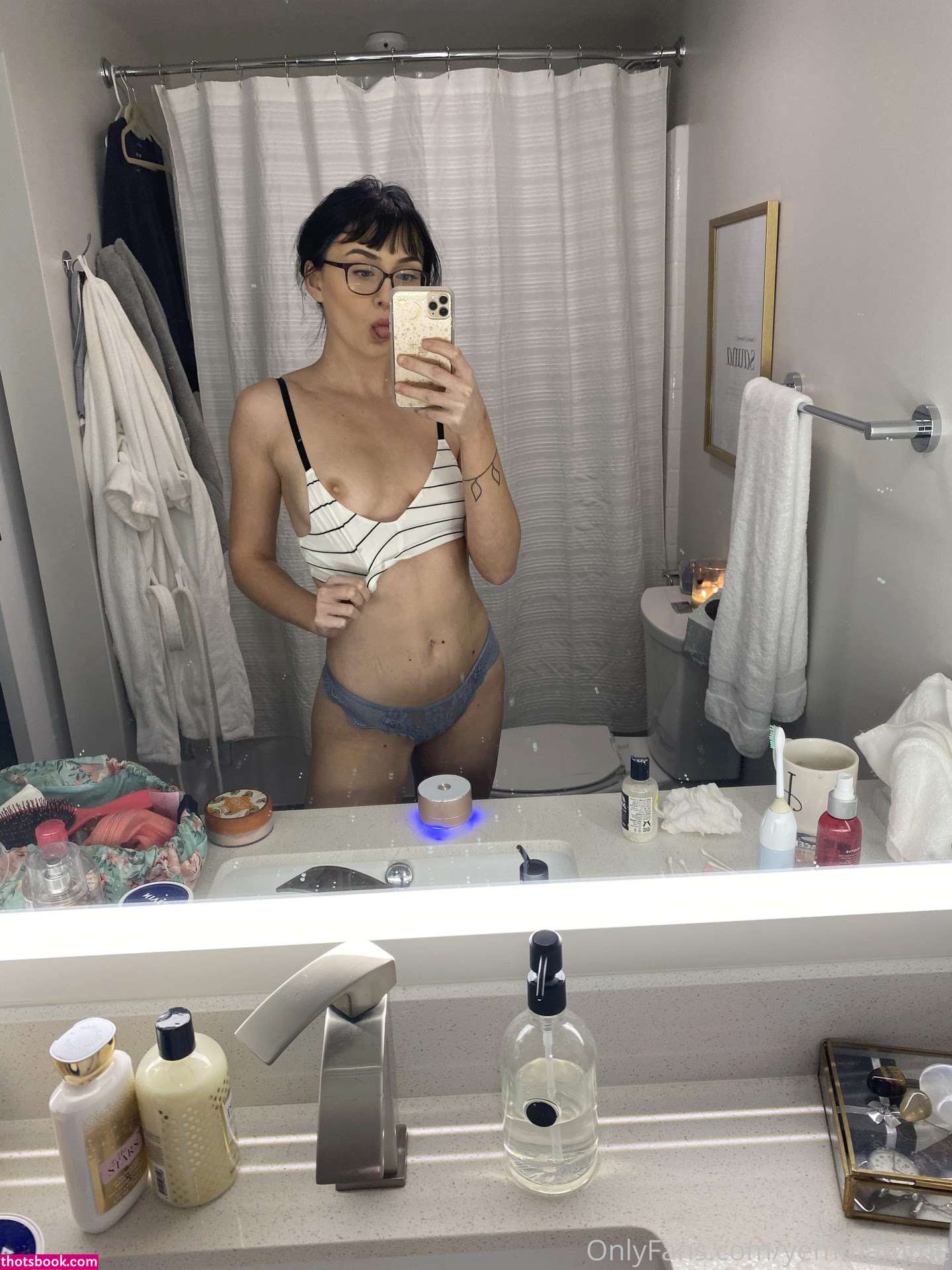 goddessclaire111 Photo #4