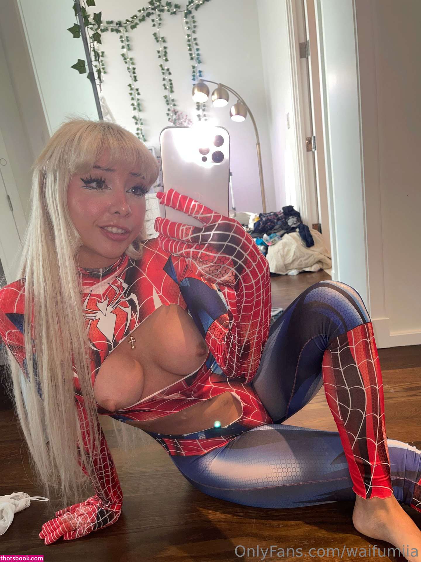 Izzybunnies Photo #997