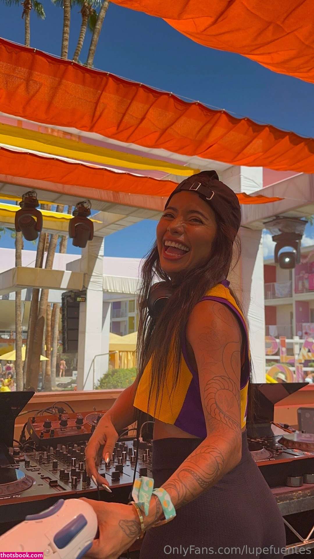 Lupe Fuentes Photo #33