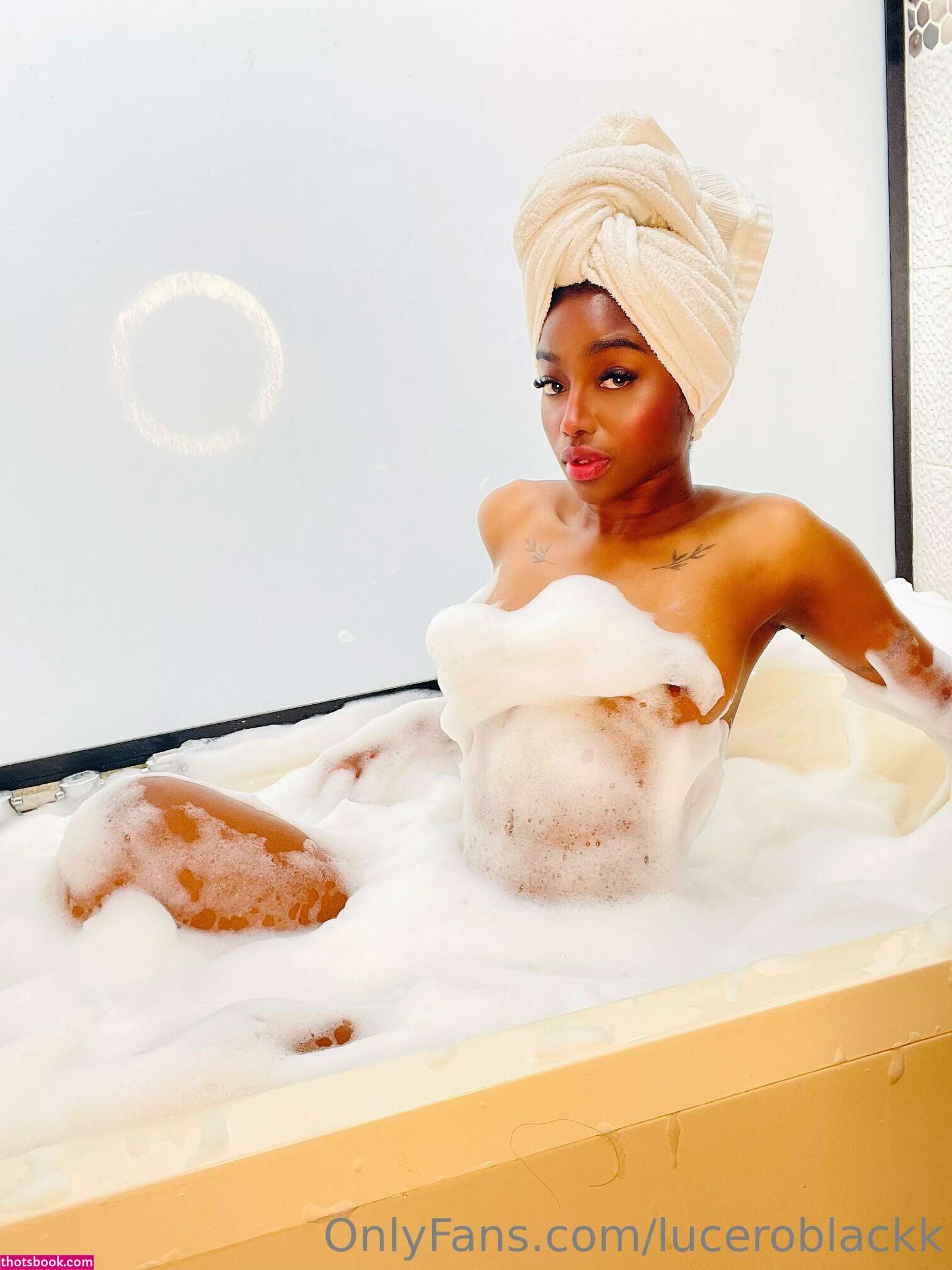 Lucero Black Photo #72