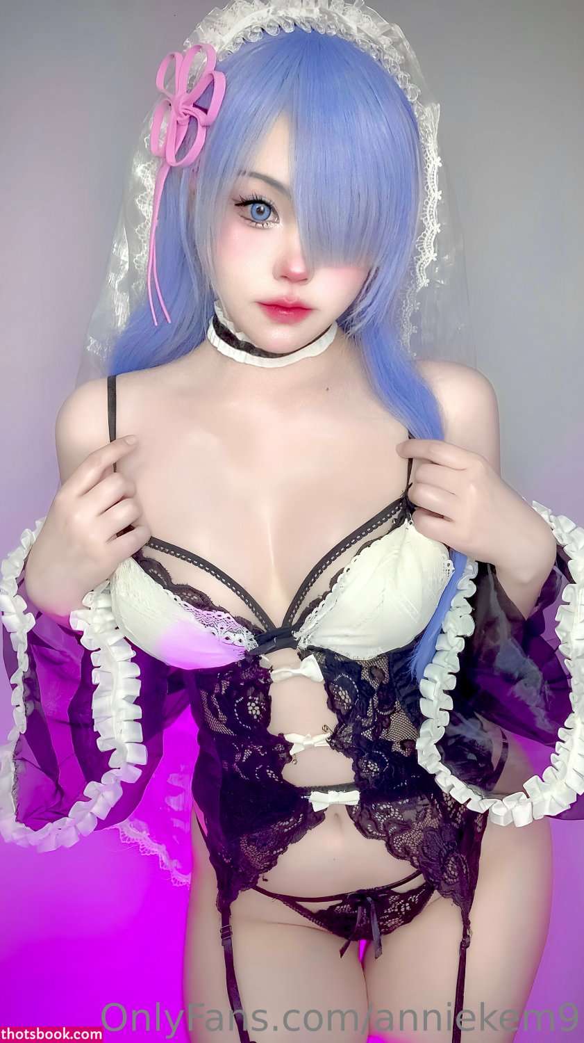 Annie Leonhardt Photo #78