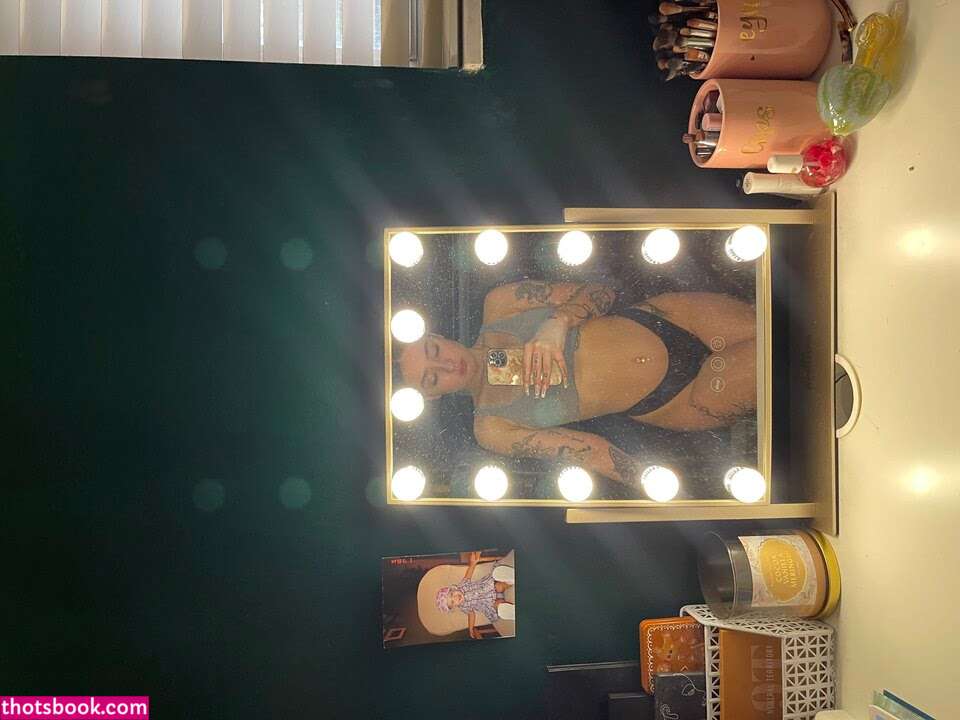 Victoria Woodard Photo #16