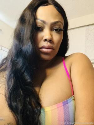 Lacey Duvalle Photo #20