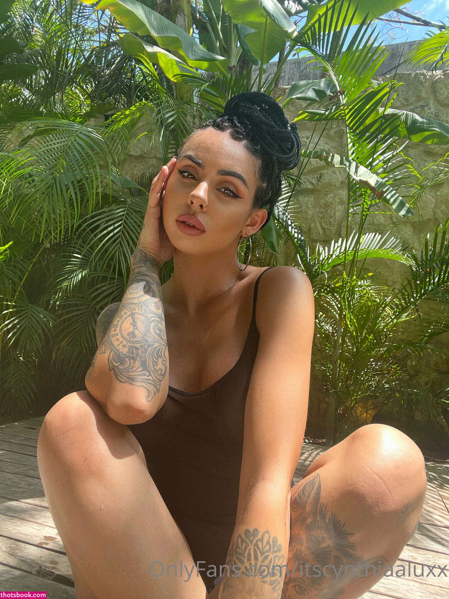 Cynthiaaluxx Photo #147