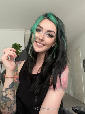 Honeyy Noir Photo #8