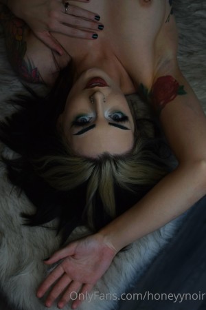 Honeyy Noir Photo #75