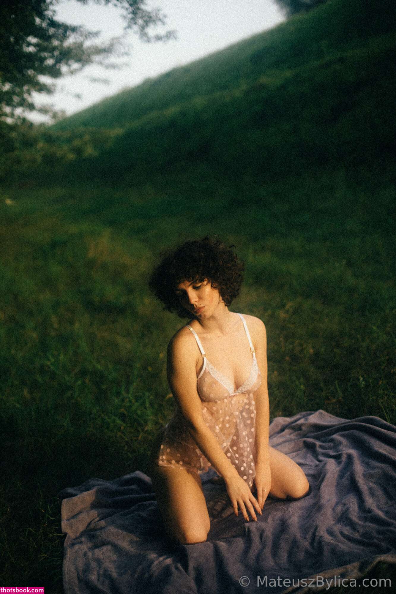 curlywiktoria Photo #26