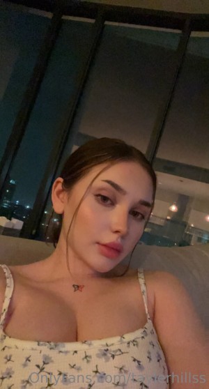 Tayler Hills Photo #494