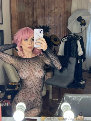 curlywiktoria Photo #127