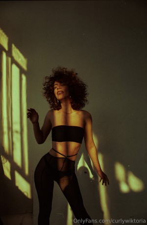 curlywiktoria Photo #133