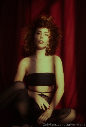 curlywiktoria Photo #138