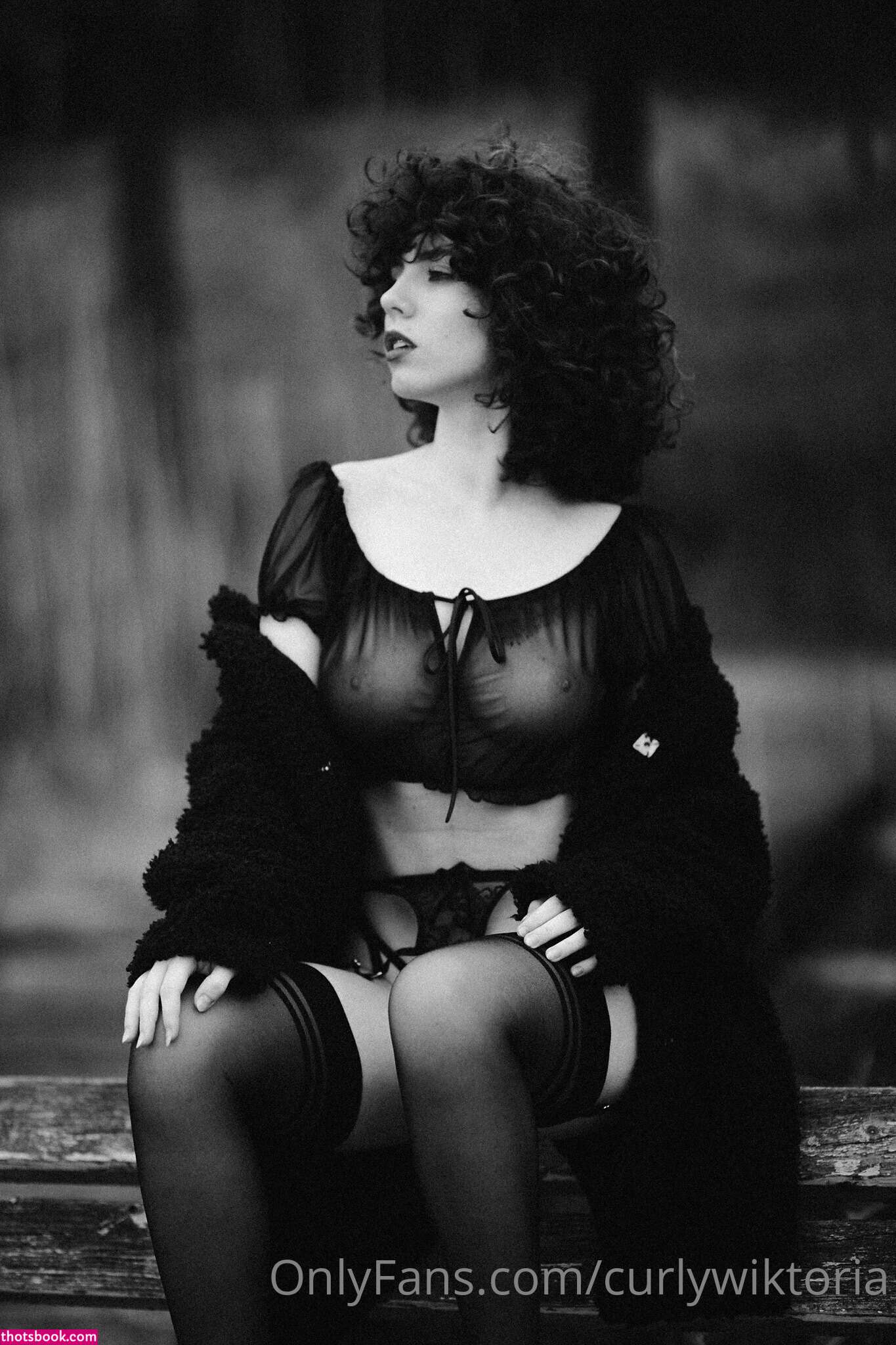 curlywiktoria Photo #166