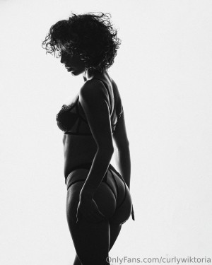 curlywiktoria Photo #191