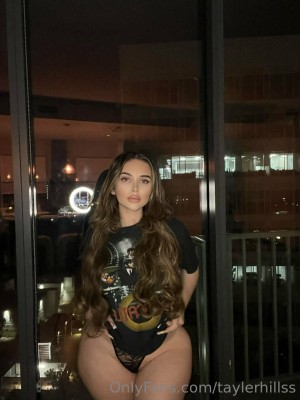 Tayler Hills Photo #582