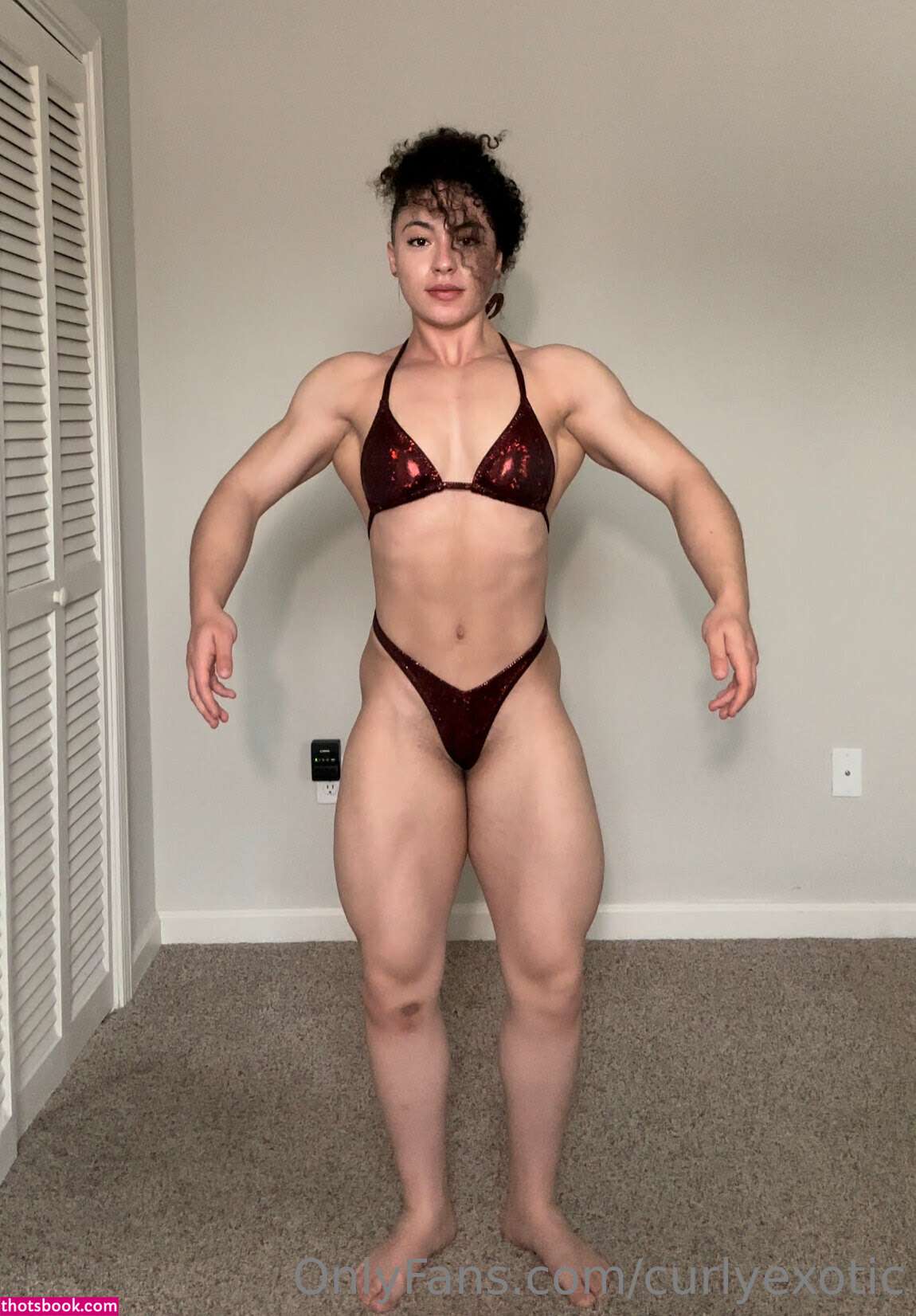 curlyexotic Photo #18