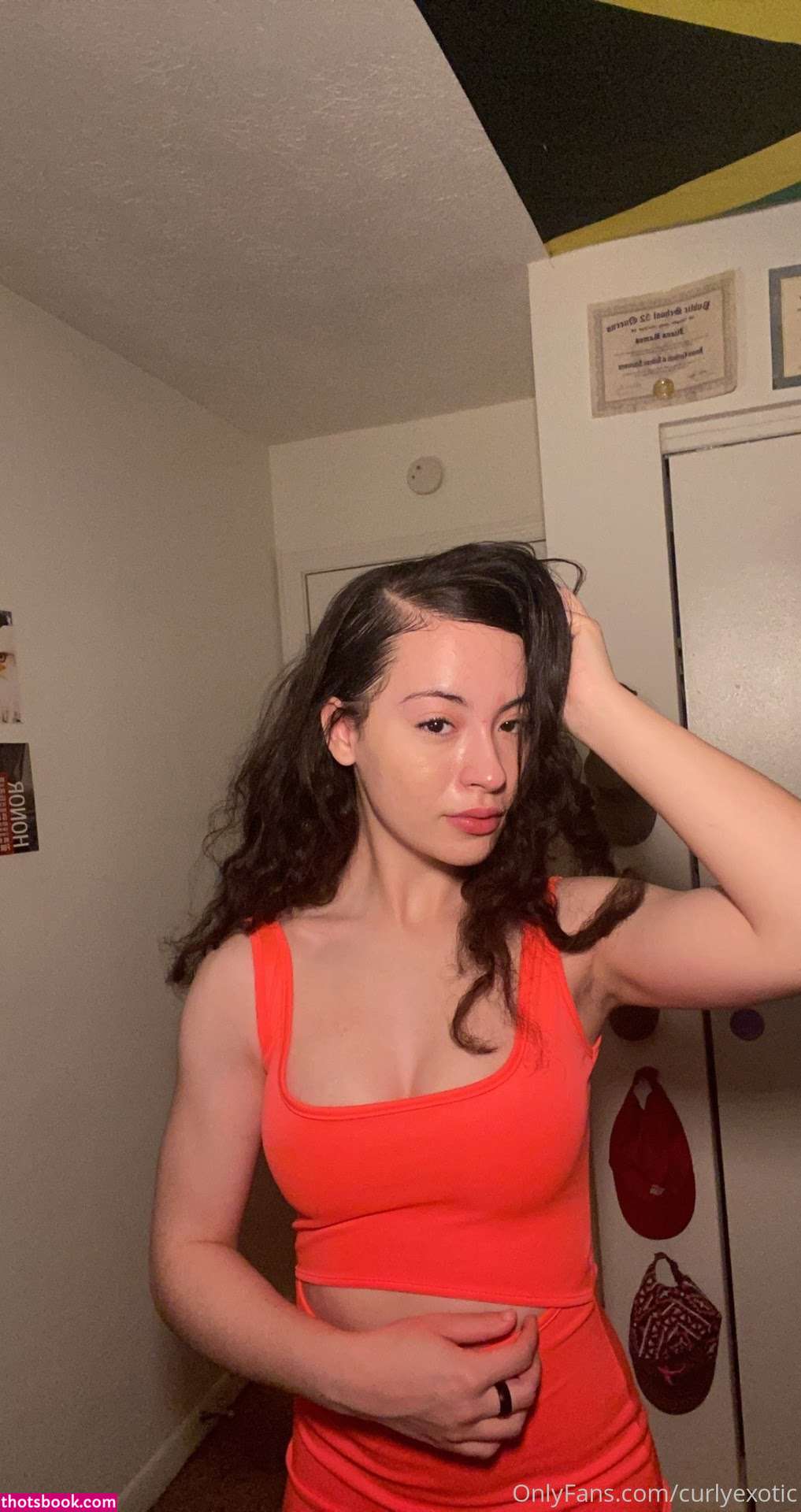 curlyexotic Photo #20