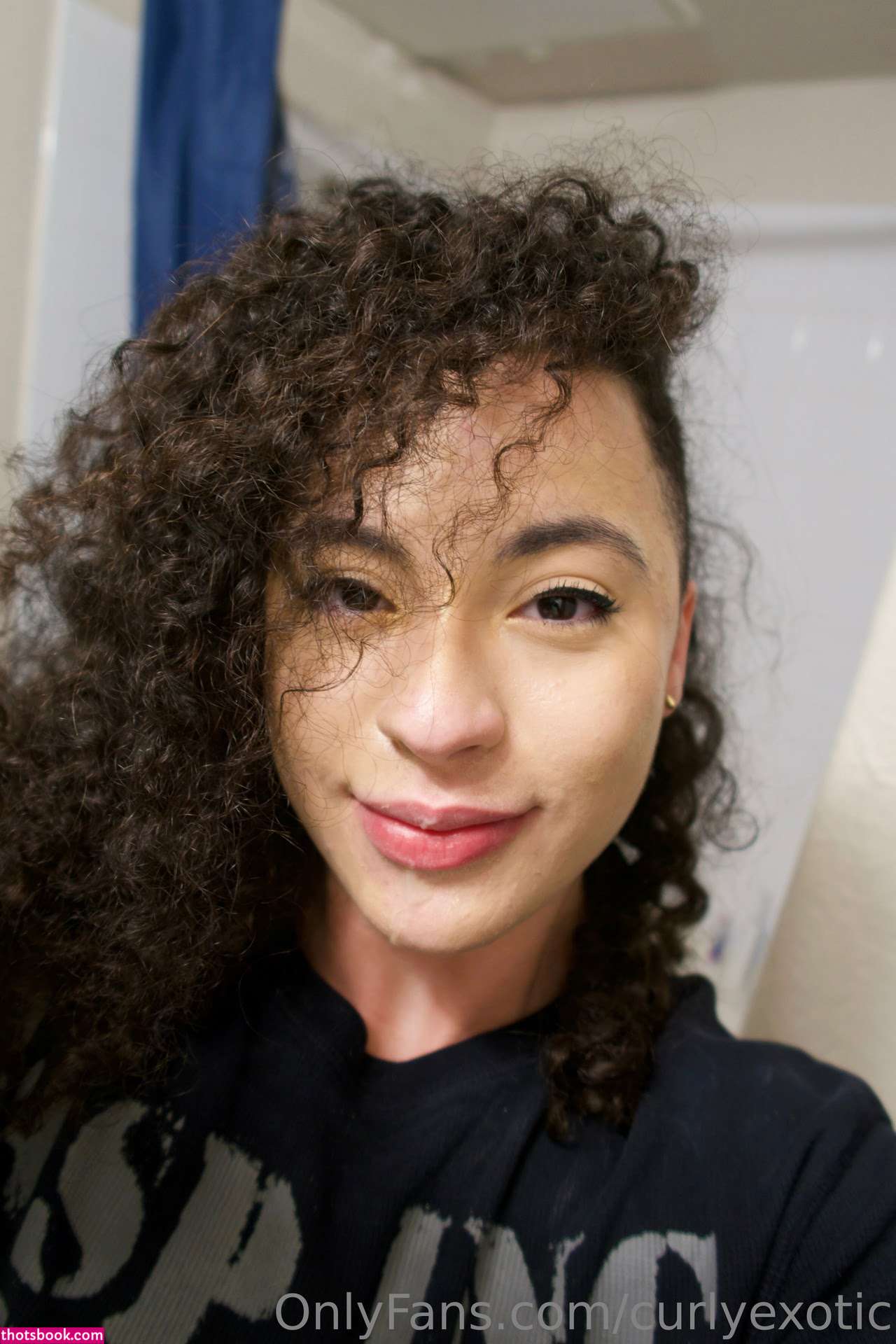 curlyexotic Photo #152