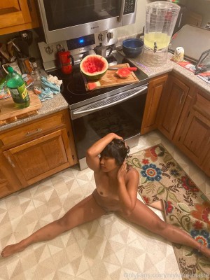 Niykiiinamaste Photo #133