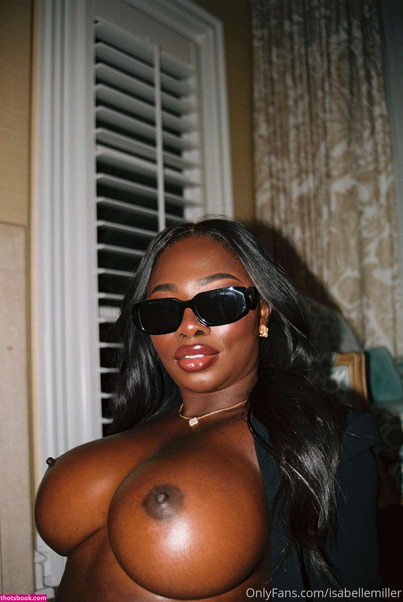 Isabelle Miller Photo #15