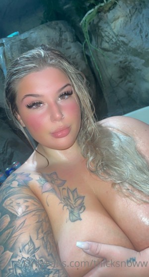 thicksnoww Photo #25