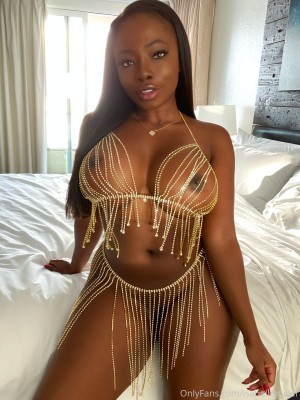 Isabelle Miller Photo #185