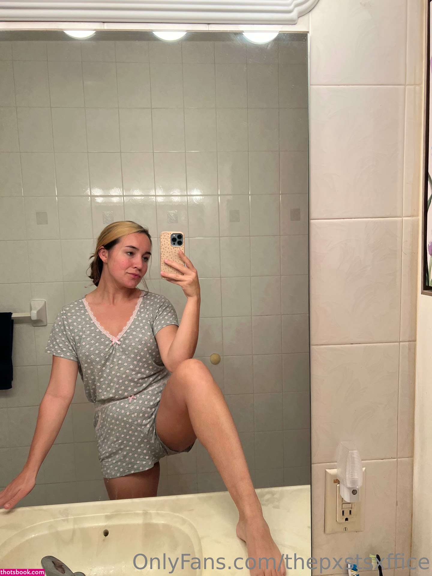 Erin Postsoffice Photo #131