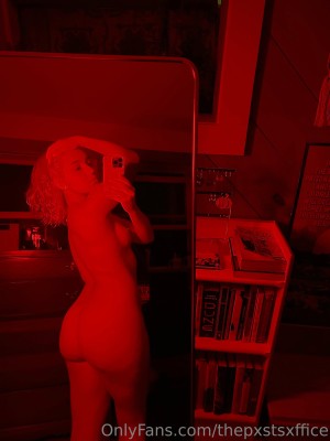 Erin Postsoffice Photo #165