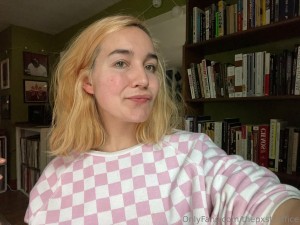 Erin Postsoffice Photo #215