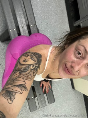 Cakesworldxx Photo #16