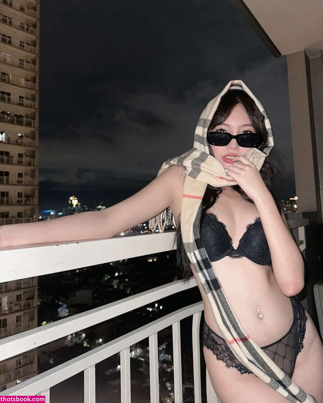 Dani Yoshida Photo #17