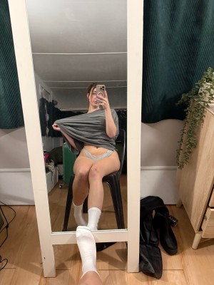 Kate Anderson Photo #9