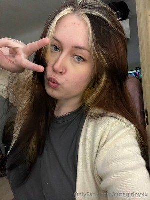 cutegirlnyxx Photo #22