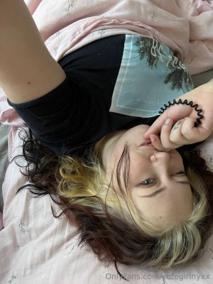 cutegirlnyxx Photo #29