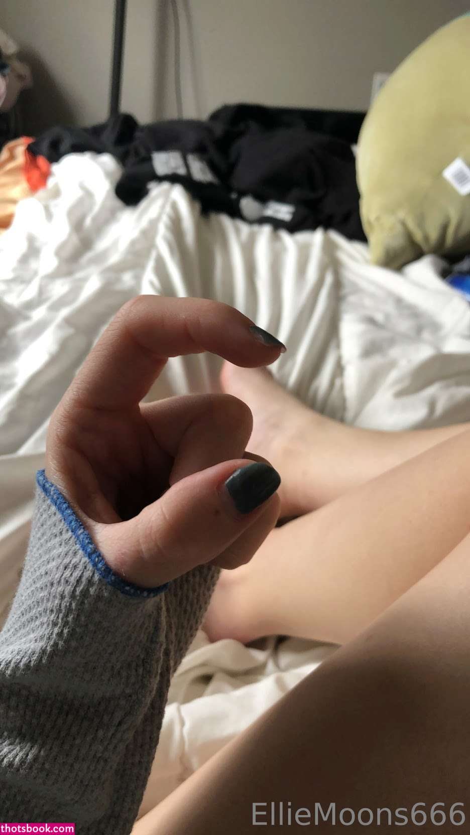 elliemoons999 Photo #10