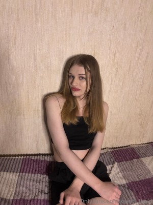 Karen Tsgirl Photo #14