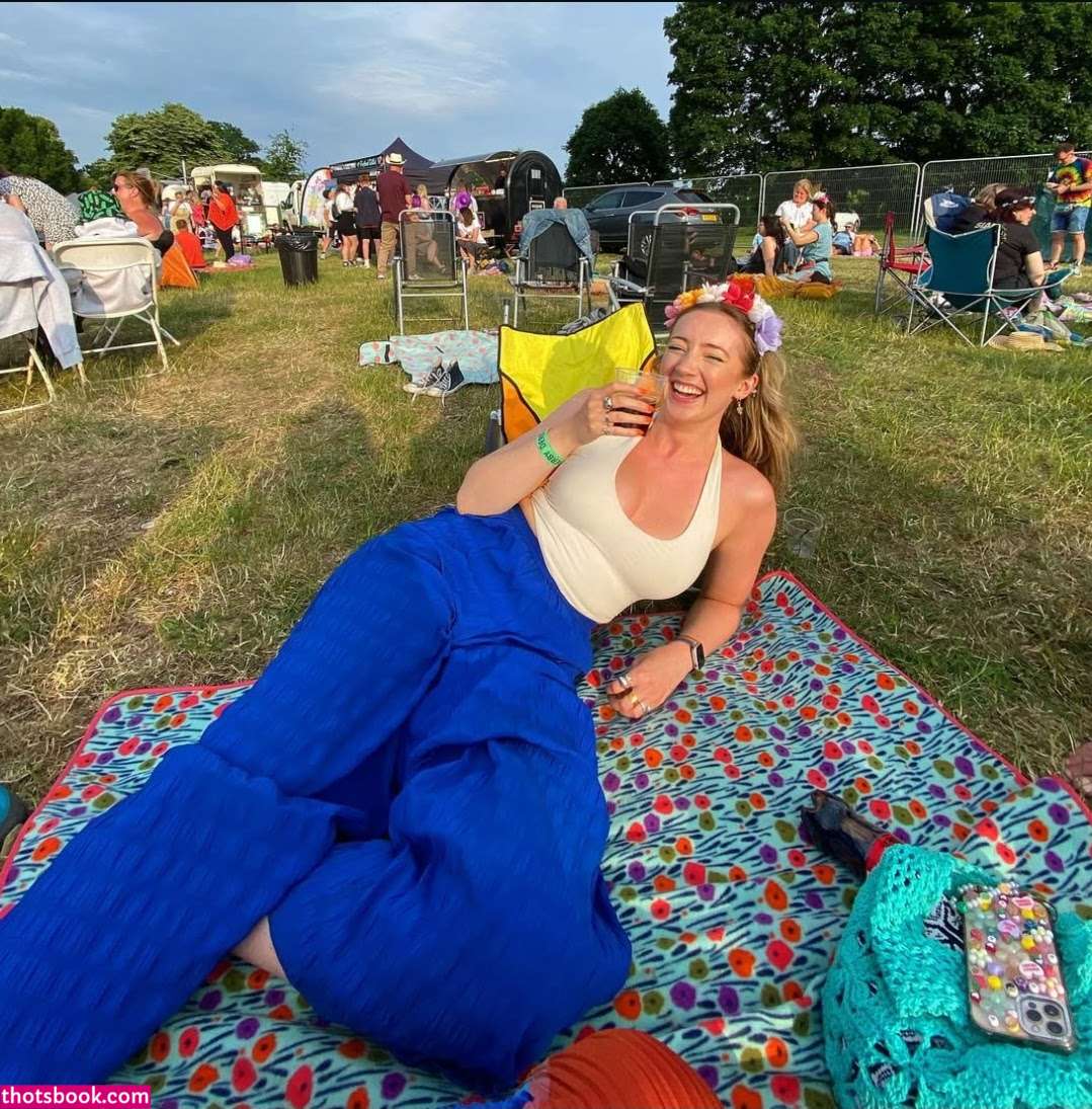 lucyagreen Photo #25