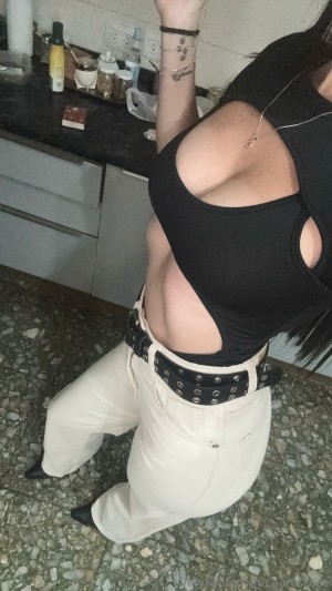 Caami Rozes Photo #10