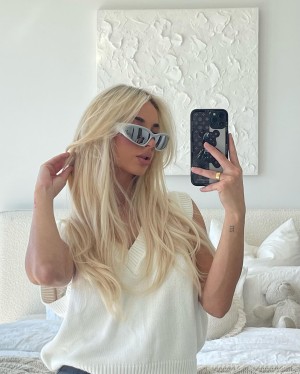 Avalon Nadfalusi Photo #3